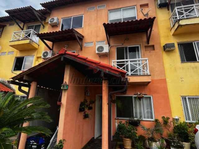 Casa em condomínio fechado com 4 quartos à venda na Rua Doutor Bernardino, 559, Praça Seca, Rio de Janeiro, 106 m2 por R$ 280.000