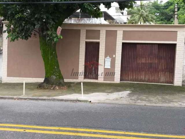 Casa com 3 quartos à venda na Rua Retiro dos Artistas, 1297, Pechincha, Rio de Janeiro, 758 m2 por R$ 1.699.000