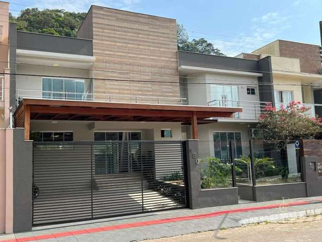 Casa para Venda em Itajaí, Ressacada, 3 dormitórios, 3 suítes, 3 banheiros, 2 vagas