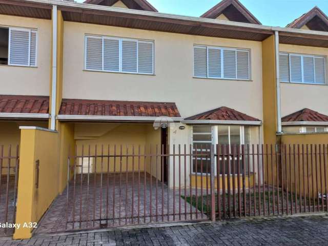 Casa com 3 quartos para alugar na Rua Orestes Persegona, 96, Afonso Pena, São José dos Pinhais, 100 m2 por R$ 2.300