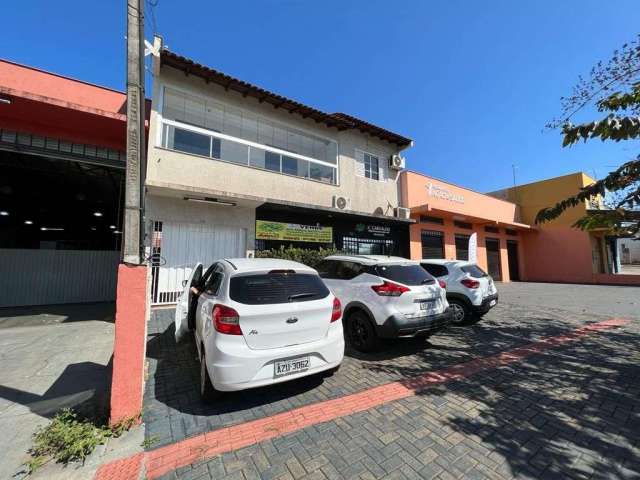 Casa com 3 quartos à venda na Avenida São João, Antares, Londrina, 320 m2 por R$ 1.600.000