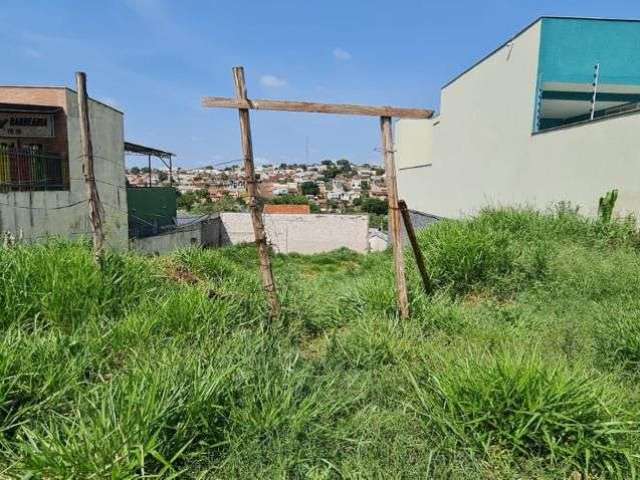 Apartamento à venda na Rua Paschoal Ghelardi, Colúmbia, Londrina por R$ 125.000