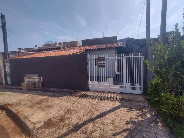 Casa com 2 dormitórios amplos para alugar, 70 m² por R$ 1.200/mês - Leste Oeste - Londrina/PR