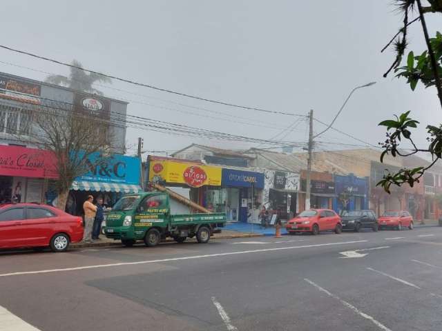 Casa Comercial à venda  com 4 lojas 3 salas 1 restaurante