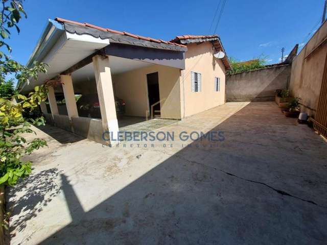 Casa para Venda em Caldas Novas, Parque Real, 2 dormitórios, 1 banheiro, 1 vaga