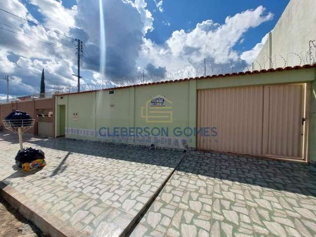 Casa para Venda em Caldas Novas, Estância Itaguaí, 3 dormitórios, 1 suíte, 1 banheiro, 2 vagas