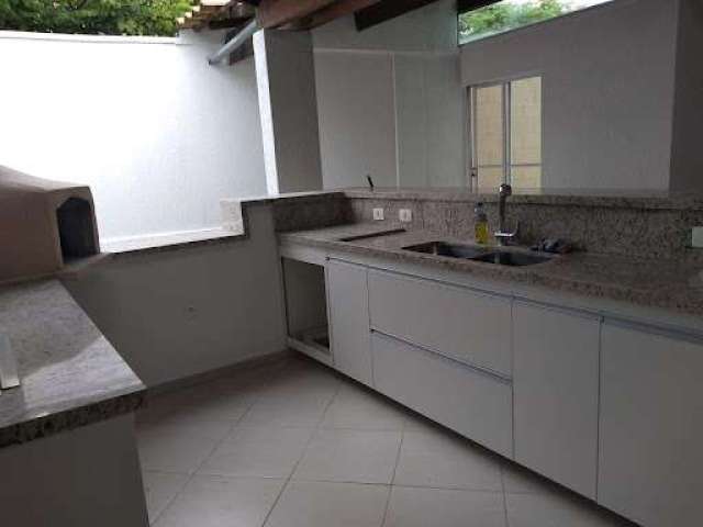 Casa com 3 dormitórios à venda por R$ 720.000,00 - Vila Oliveira - Mogi das Cruzes/SP