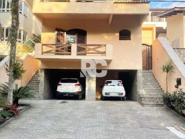 Casa no Arujazinho 5 com 3 dormitórios à venda, 260 m² por R$ 1.500.000 - Condomínio Arujá 5 - Arujá/SP