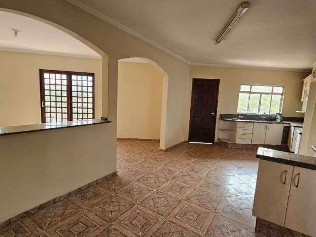 Apartamento com 3 dormitórios para alugar, na Rua Guaporé por R$ 1.650/mês - Centro - Londrina/PR