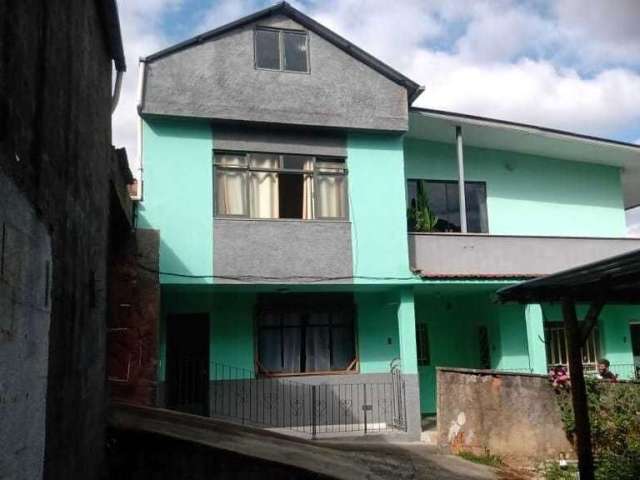 Casa à venda no bairro Vila Guarani - Nova Friburgo/RJ