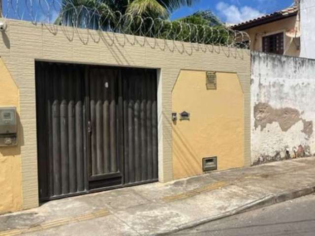 Casa térrea em rua publica na praia do Flamengo R$ 450.000,00