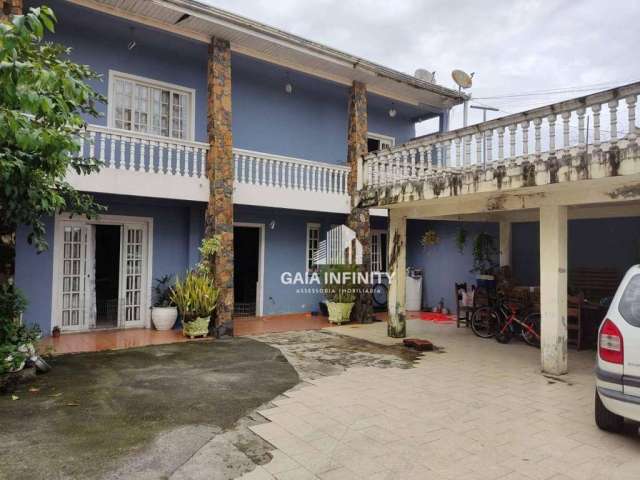 Casa com 3 dormitórios à venda, 257 m² por R$ 950.000,00 - Guabirotuba - Curitiba/PR