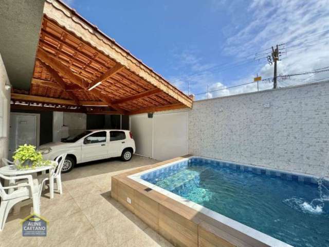 Linda Casa Térrea Isolada com Piscina e Churrasqueira à Carvão!!