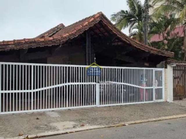 Refúgio Perfeito: Casa de Condomínio com 2 Dormitórios na Aviação, Praia Grande/SP!