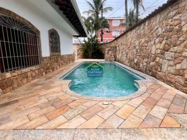 Casa isolada com piscina apenas 250 metros da praia!