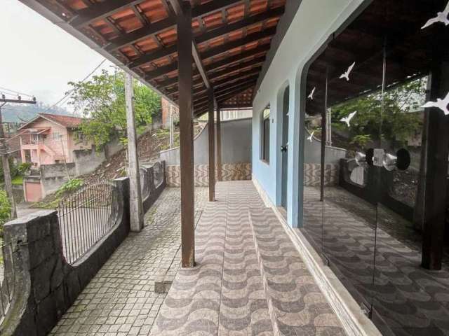 Casa com 3 dormitórios para alugar, 160 m² por R$ 2.453,06/mês - Ponta Aguda - Blumenau/SC