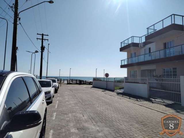 Apartamento em residencial frente ao mar .