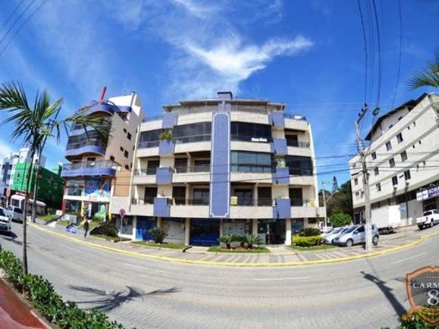 *Apartamento 03 dormitórios de frente para avenida