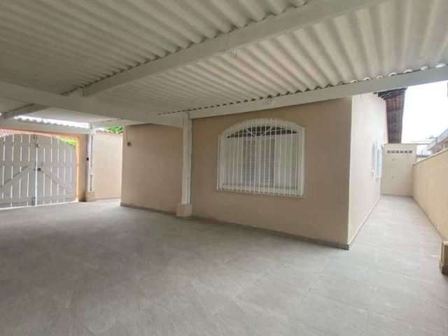 Casa com 3 dorms, Aviação, Praia Grande - R$ 680 mil, Cod: 70511034