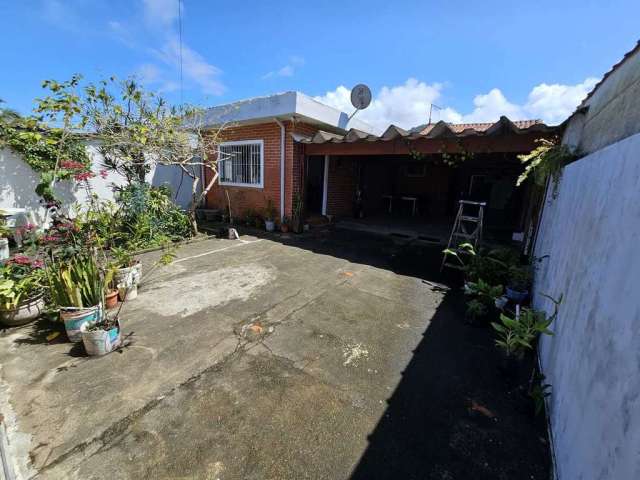 Casa à venda em Mongagua, terreno grande e 3 dormitórios