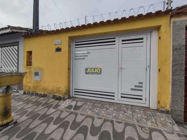 Casa com 2 quartos à venda no Jussara, Mongaguá  por R$ 272.000