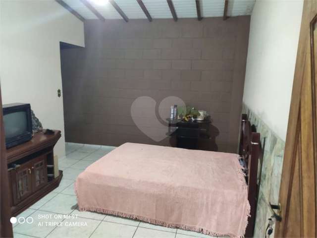 CHACARA PARA VENDA,  PARQUE ESPELHO D ÁGUA JUNDIAÍ ; - 04 dormitórios sendo uma suíte com sala ínti