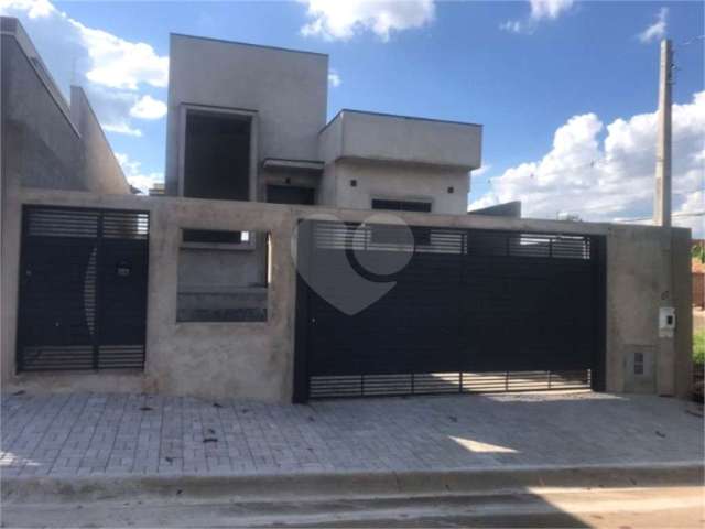 Casa com 3 quartos à venda em Residencial Tosi - SP