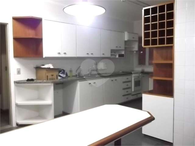 Apartamento com 4 quartos à venda em Centro - SP