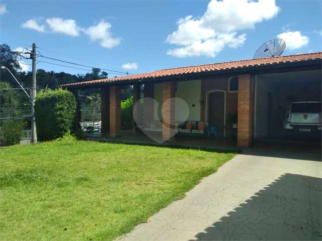 Casa com 3 quartos à venda em Jardim Colonial - SP