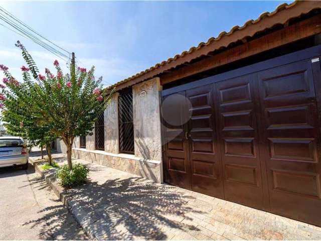 Casa térrea com 4 quartos à venda em Vila Garcia - SP