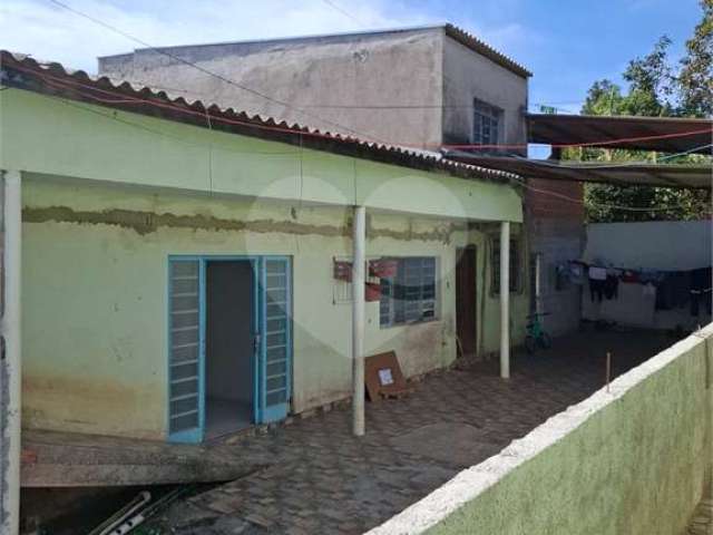 Casa com 4 quartos à venda em Ivoturucaia - SP