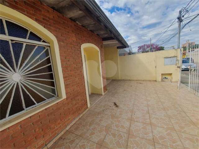 Casa térrea com 3 quartos para locação em Vila Maria Luiza - SP