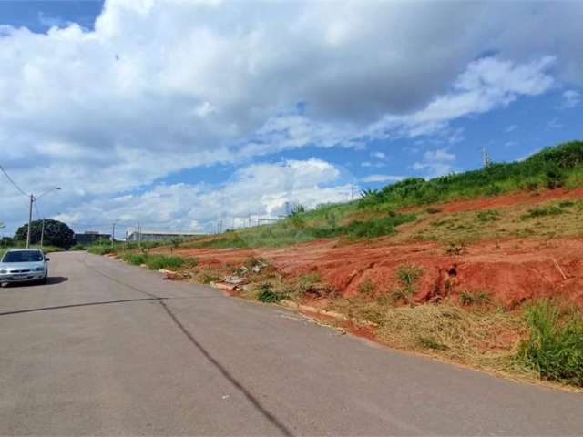 Terreno à venda em Parque Petrópollis - SP