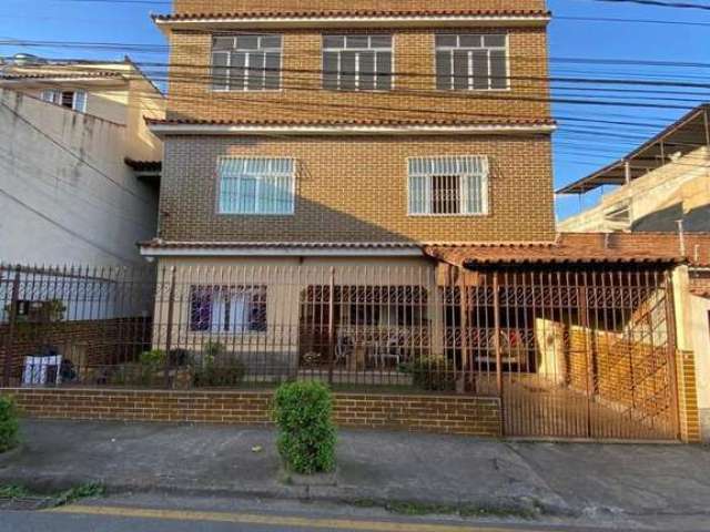 Casa para Venda em Volta Redonda, Vila Mury, 6 dormitórios, 1 suíte, 4 banheiros, 2 vagas