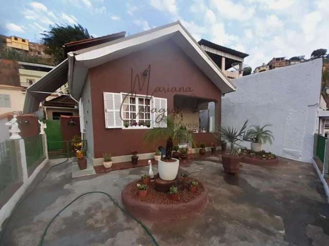 Casa para Venda em Barra do Piraí, Centro, 4 dormitórios, 1 suíte, 3 banheiros