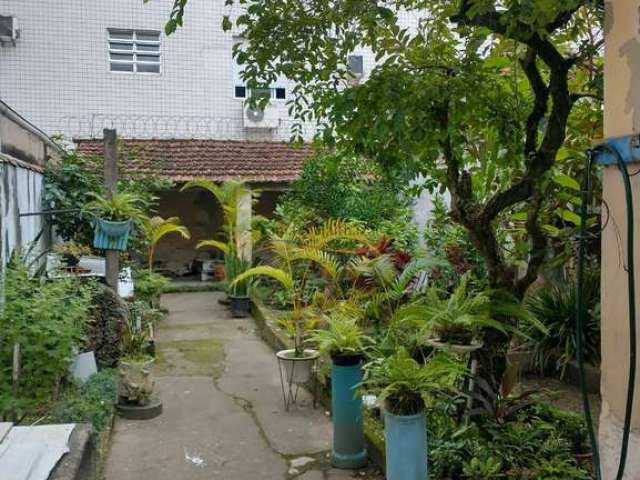 Casa à venda no bairro Boqueirão - Santos/SP