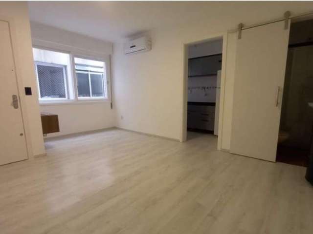 Apartamento com 1 quarto à venda na Rua Anita Garibaldi, 2246, Mont Serrat, Porto Alegre, 30 m2 por R$ 187.900