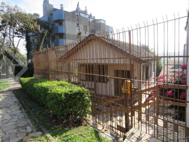 Casa em condomínio fechado com 3 quartos à venda na Rua Doutor Rodrigues Alves, 263, Chácara das Pedras, Porto Alegre, 363 m2 por R$ 550.000