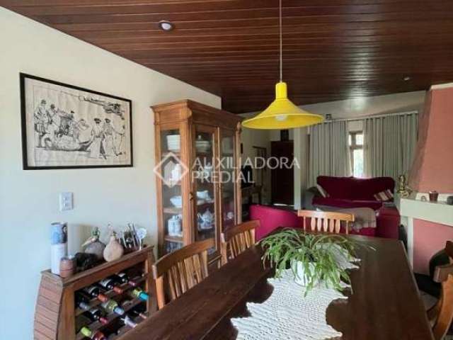 Casa com 4 quartos à venda na Rua Coronel João Pinto, 47, Teresópolis, Porto Alegre, 200 m2 por R$ 1.095.000