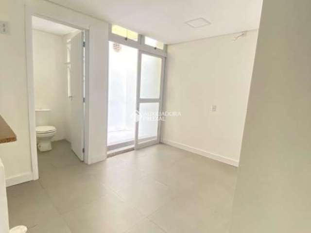 Apartamento com 1 quarto à venda na Avenida Coronel Lucas de Oliveira, 2902, Petrópolis, Porto Alegre, 31 m2 por R$ 179.000