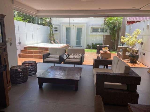 Casa com 3 quartos à venda na Rua Mampituba, 132, Ipanema, Porto Alegre, 218 m2 por R$ 1.380.000