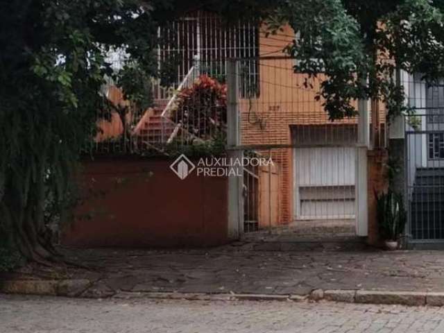 Casa com 3 quartos à venda na Avenida Iguassu, 237, Petrópolis, Porto Alegre, 232 m2 por R$ 1.600.000