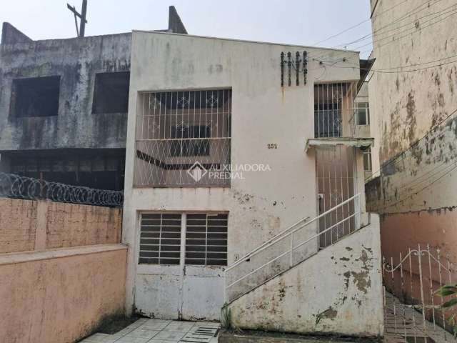 Casa com 3 quartos à venda na Rua Israel, 252, Vila Jardim, Porto Alegre, 100 m2 por R$ 320.000