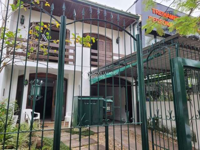 Casa com 5 quartos à venda na Rua Felipe de Oliveira, 596, Petrópolis, Porto Alegre, 400 m2 por R$ 1.990.000