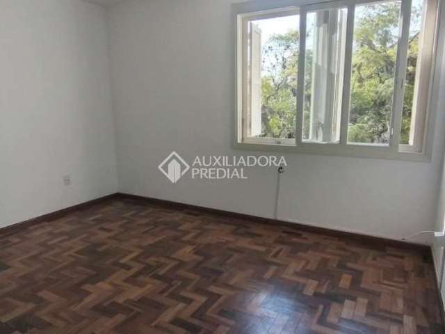 Apartamento com 3 quartos à venda na Rua Buarque de Macedo, 711, São Geraldo, Porto Alegre, 75 m2 por R$ 270.000