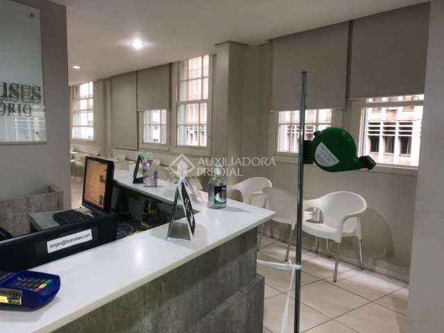 Sala comercial à venda na Avenida Borges de Medeiros, 343, Centro Histórico, Porto Alegre, 93 m2 por R$ 670.000