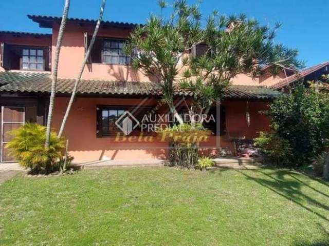 Casa com 3 quartos à venda na Tiradentes, 48, Centro, Torres, 240 m2 por R$ 2.200.000