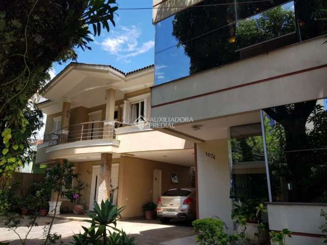 Casa com 2 quartos à venda na Rua Fernando Abbott, 1062, Cristo Redentor, Porto Alegre, 565 m2 por R$ 2.650.000