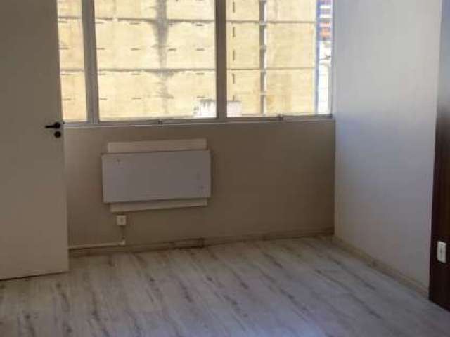 Sala comercial à venda na Rua General Câmara, 432, Centro Histórico, Porto Alegre, 49 m2 por R$ 164.620