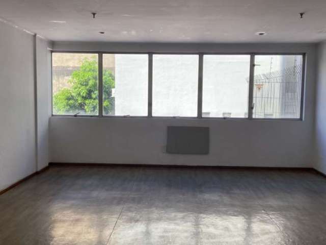 Sala comercial à venda na Rua General Câmara, 432, Centro Histórico, Porto Alegre, 48 m2 por R$ 161.156